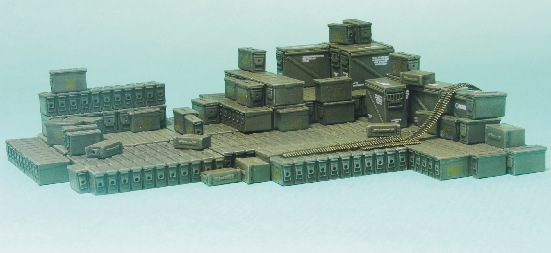 1/35　現用米軍装備機銃弾薬箱