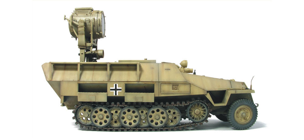 1/35　Sd.Kfz251/20　Ausf.D暗視装置搭載車 ”ウーフー”