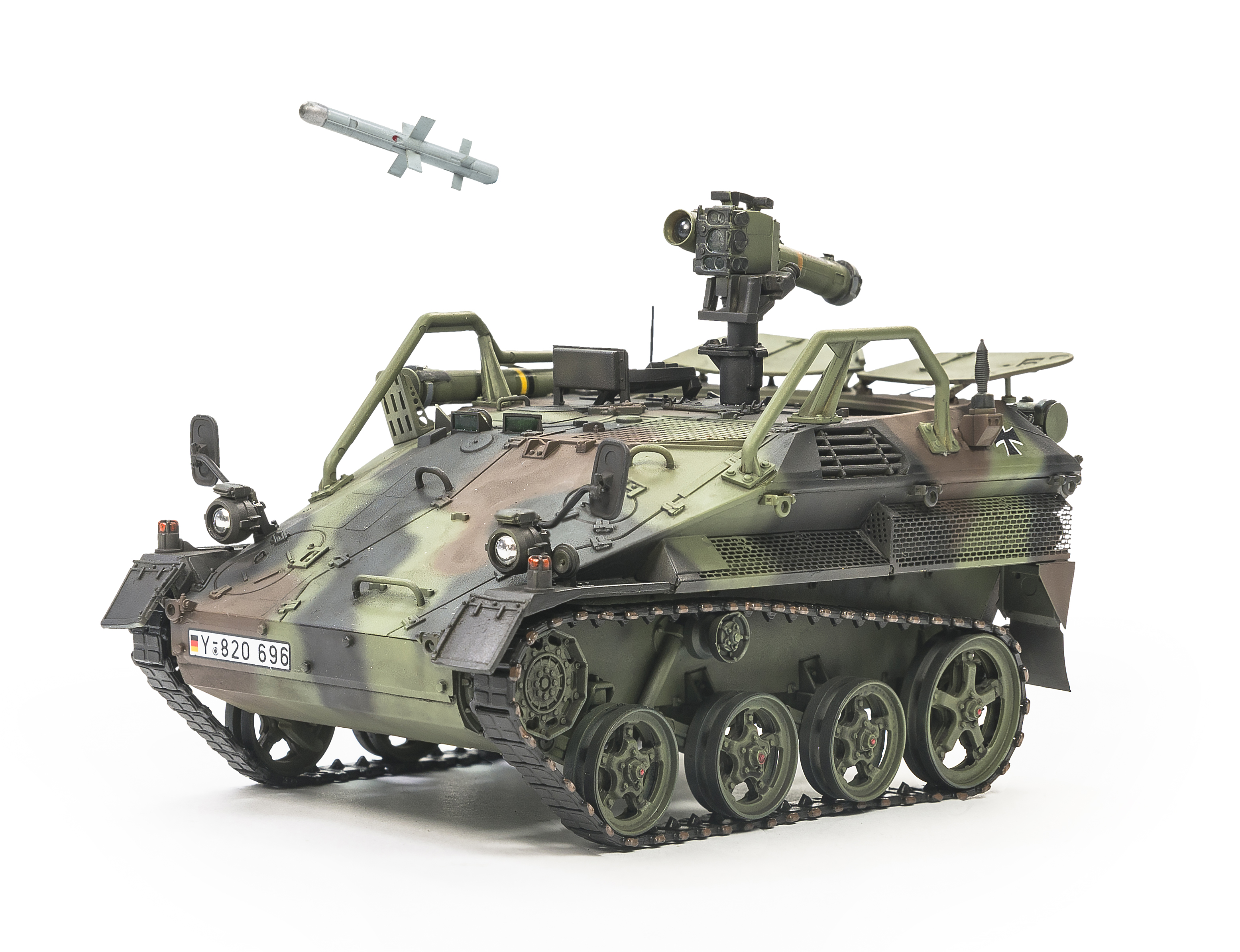 【予約する】　1/35　ヴィーゼル1 空挺戦闘車　近代化改修型　MELLSミサイル搭載