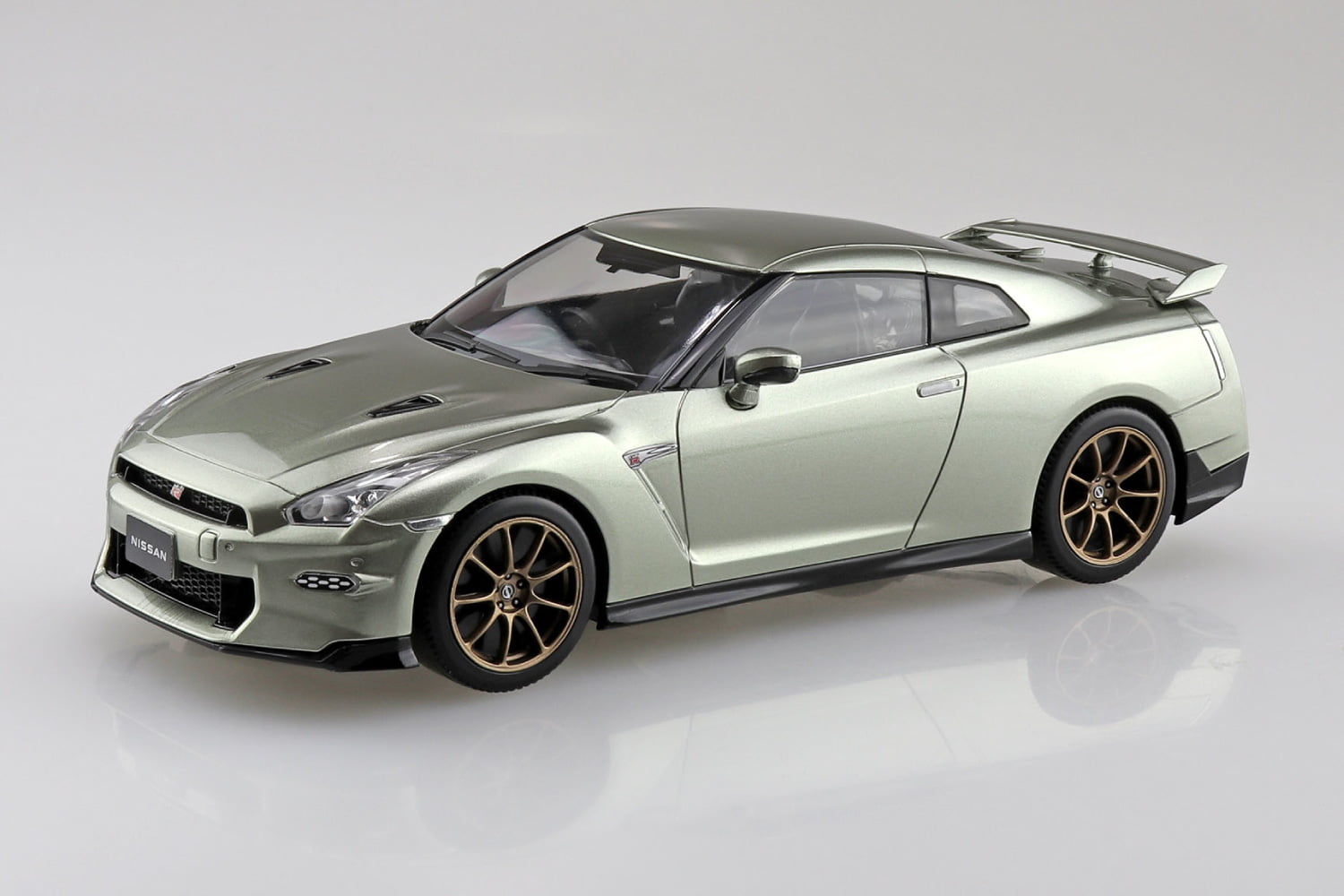 1/32　ニッサン R35 NISSAN GT-R 2024(ミレニアムジェイド)