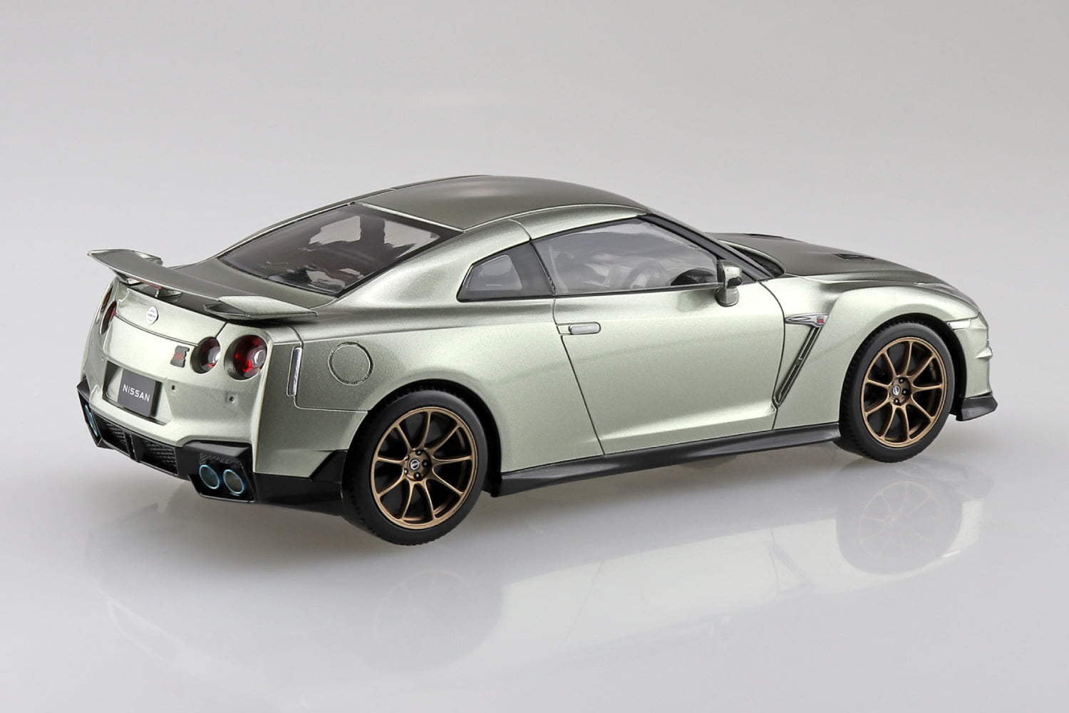 1/32　ニッサン R35 NISSAN GT-R 2024(ミレニアムジェイド)