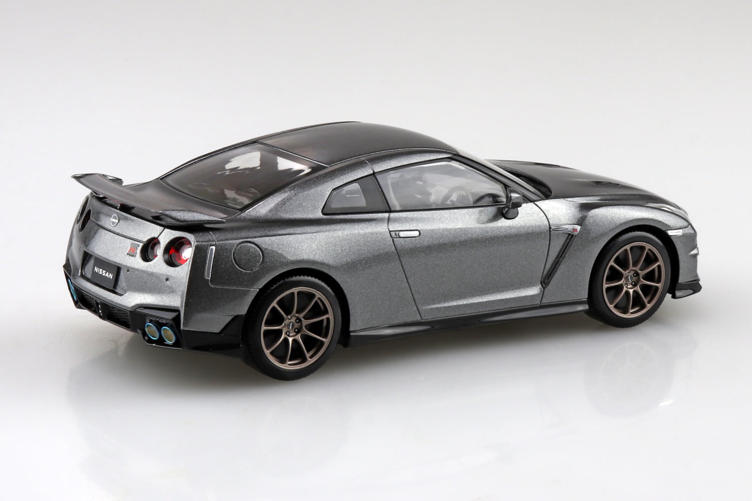 1/32　ニッサン R35 NISSAN GT-R 2024(ダークメタルグレー)