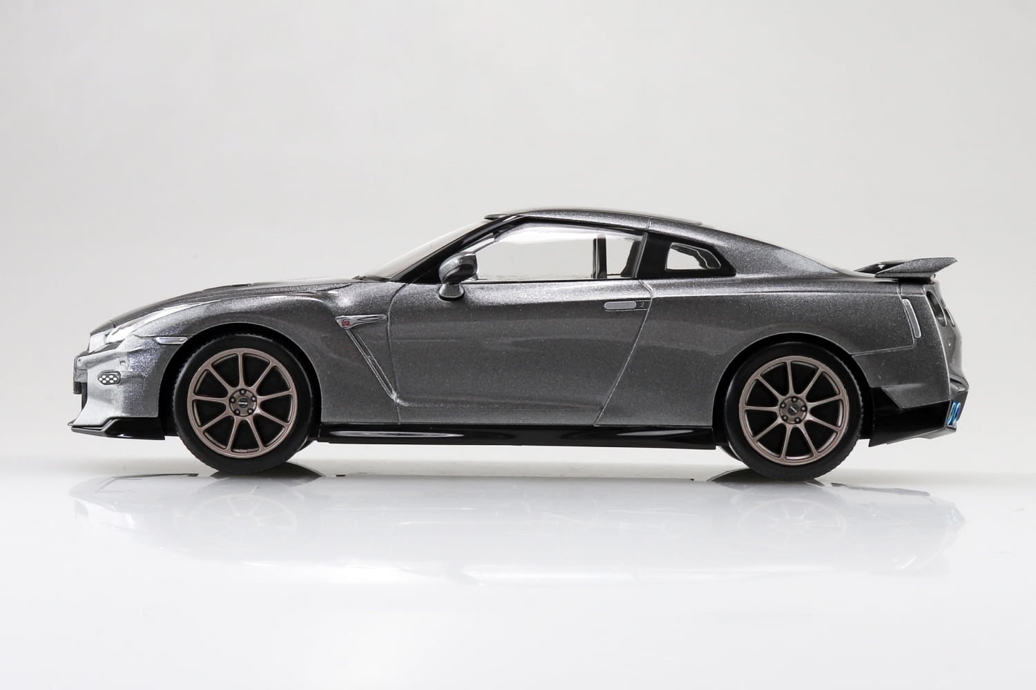 1/32　ニッサン R35 NISSAN GT-R 2024(ダークメタルグレー)