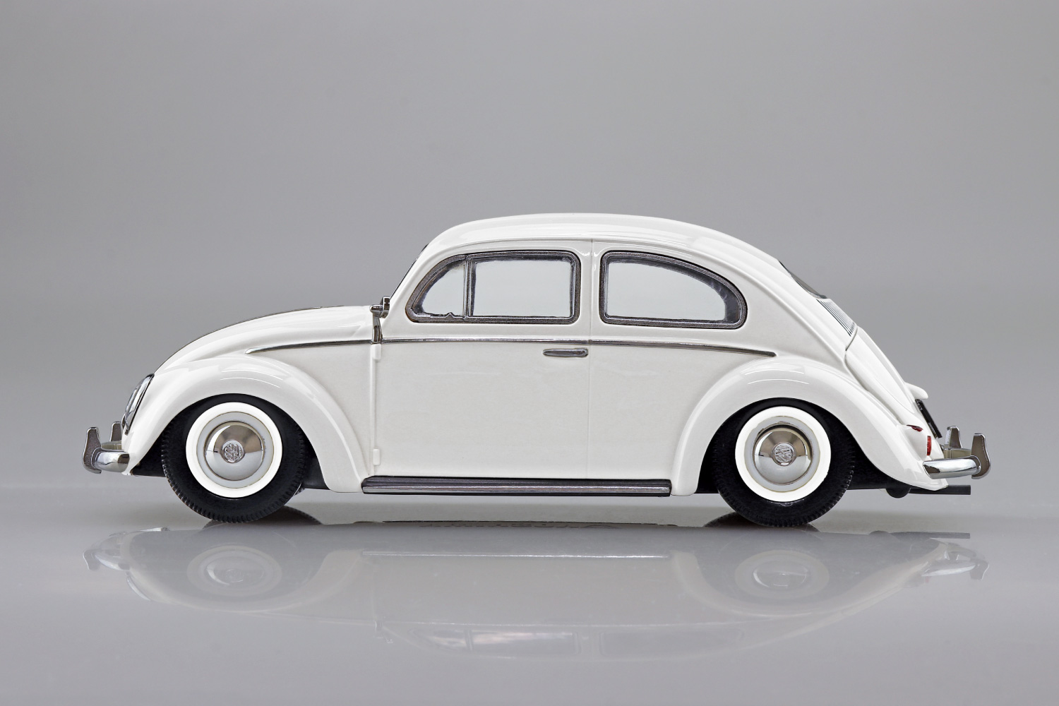 1/32　フォルクスワーゲン ビートル(パールホワイト)