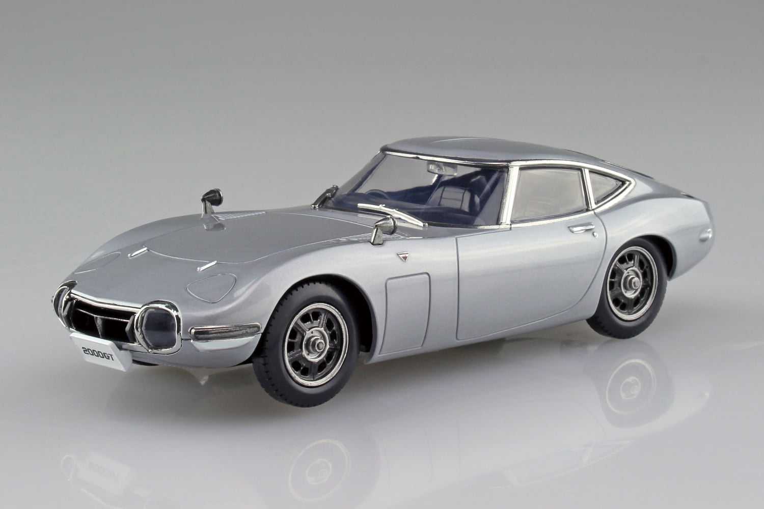 1/32　トヨタ 2000GT(サンダーシルバーメタリック)