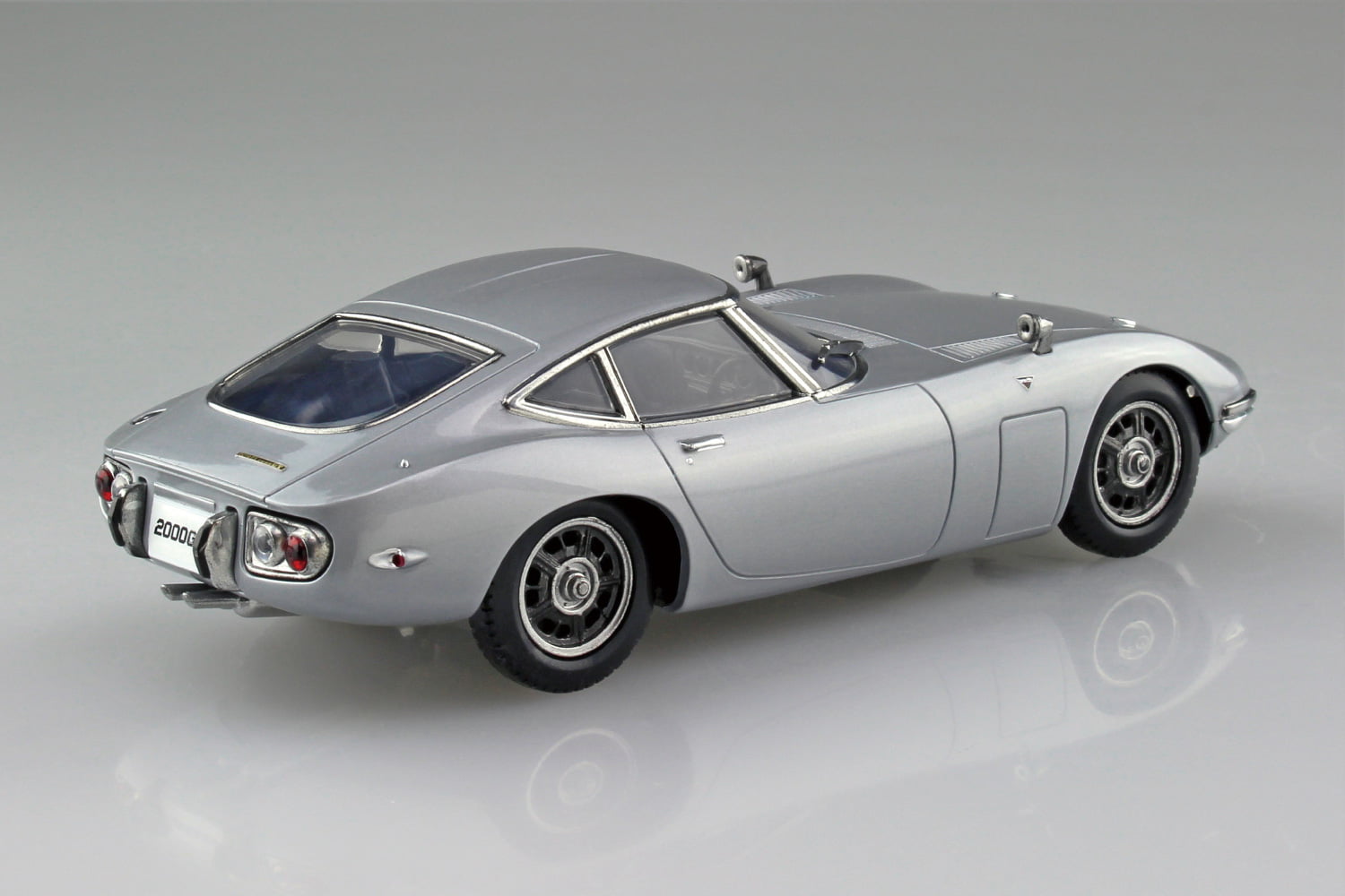 1/32　トヨタ 2000GT(サンダーシルバーメタリック)