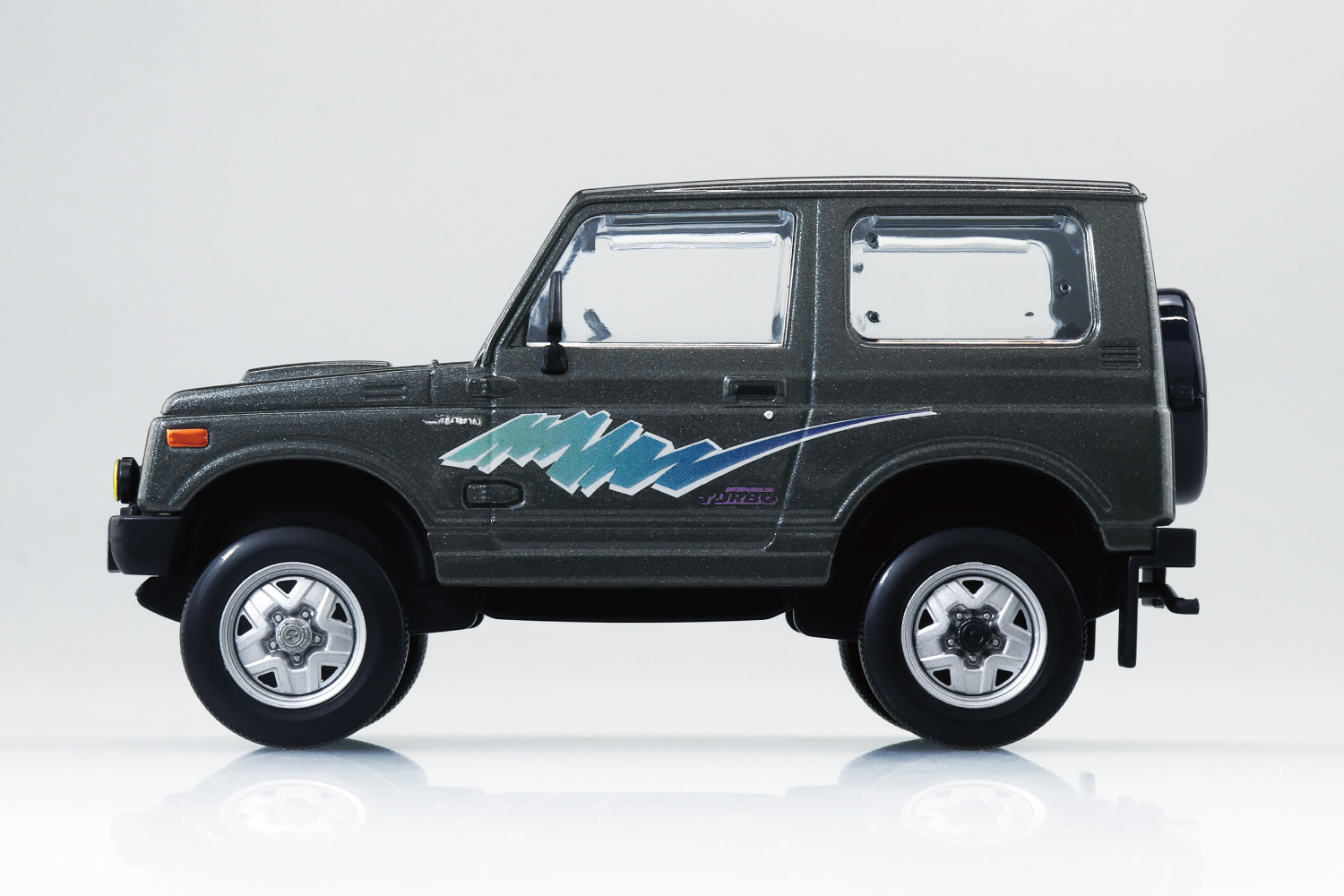1/32　スズキ JA11 ジムニー(チャコールグレーメタリック)
