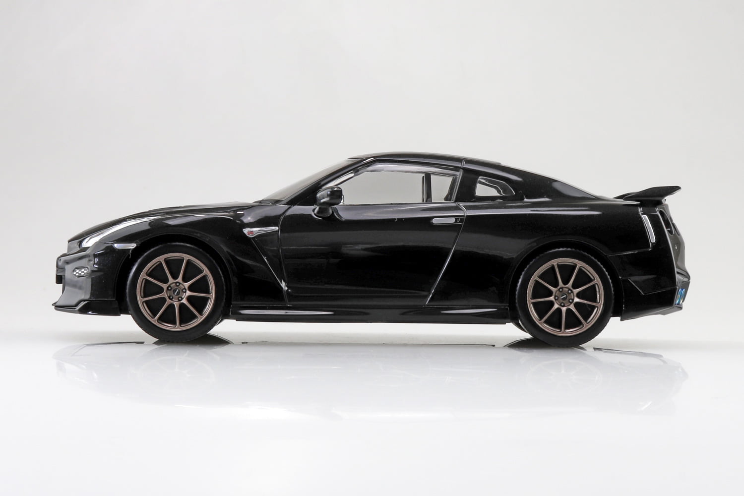 1/32　ニッサン R35 NISSAN GT-R 2024(メテオフレークブラックパール)