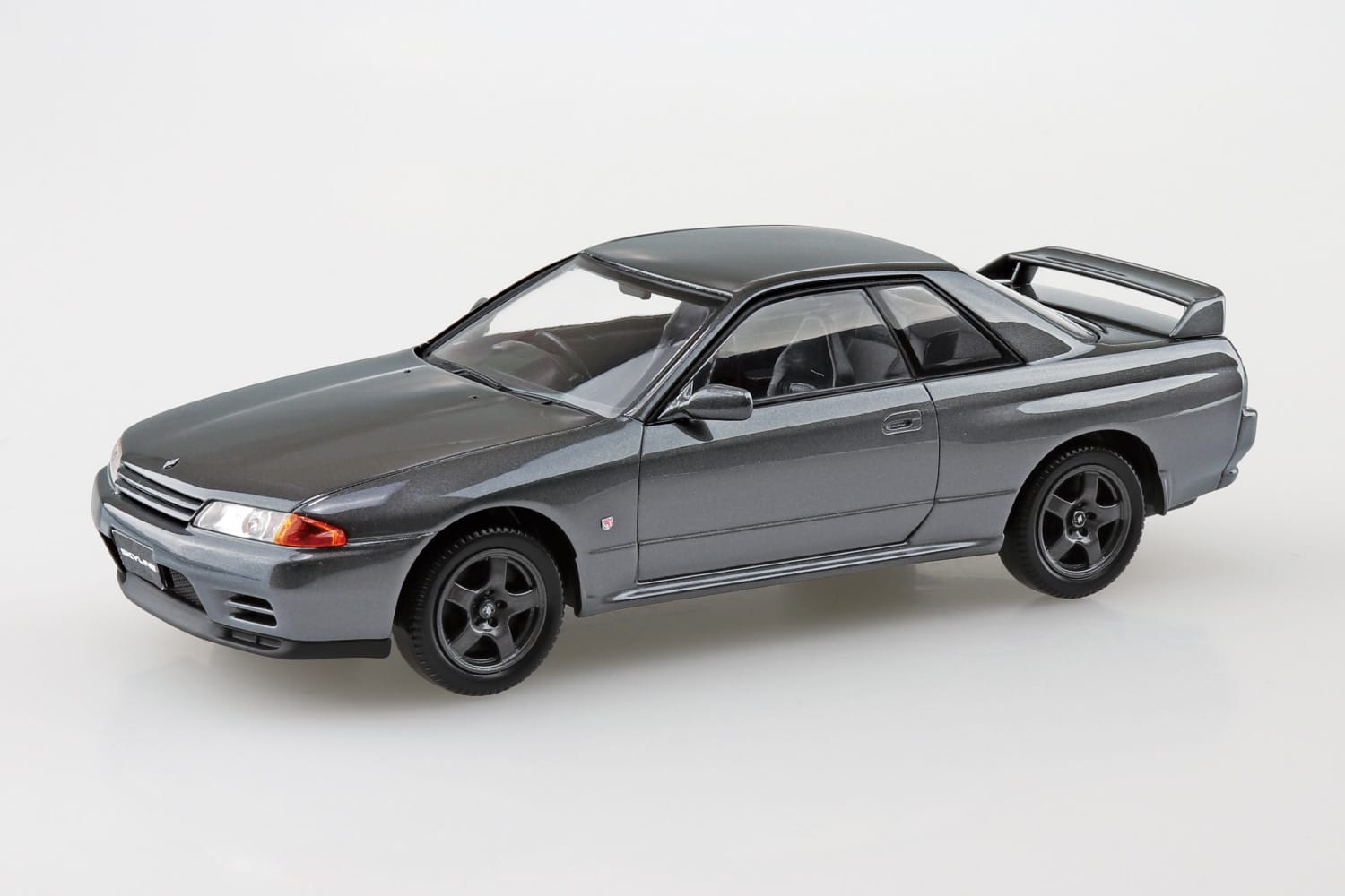 1/32　ニッサン R32 スカイライン GT-R(ガングレーメタリック)