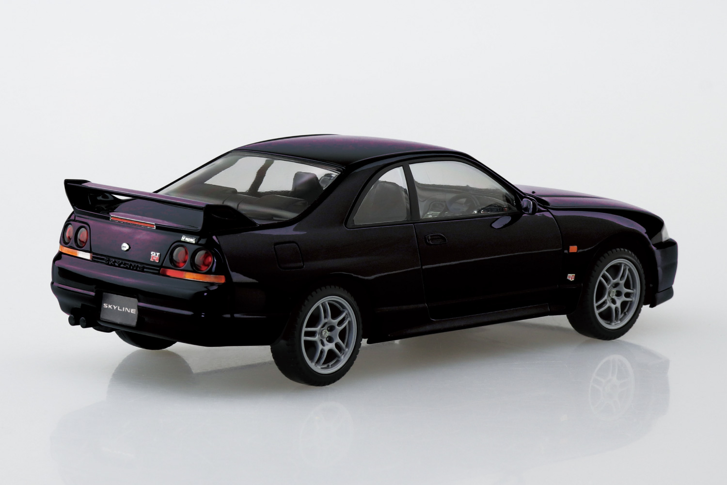 1/32　ニッサン R33スカイラインGT-R(ミッドナイトパープル）