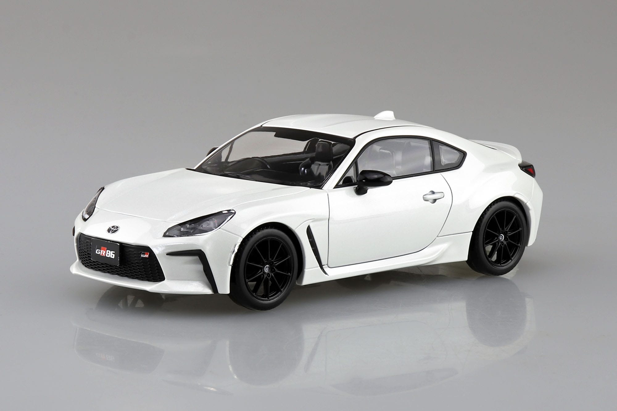 1/32　トヨタ GR86 2021(クリスタルホワイトパール)