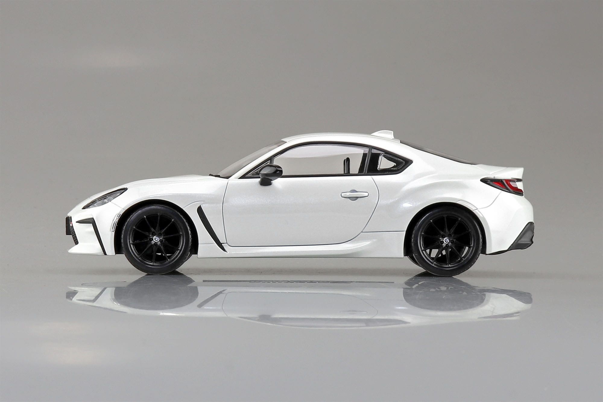 1/32　トヨタ GR86 2021(クリスタルホワイトパール)