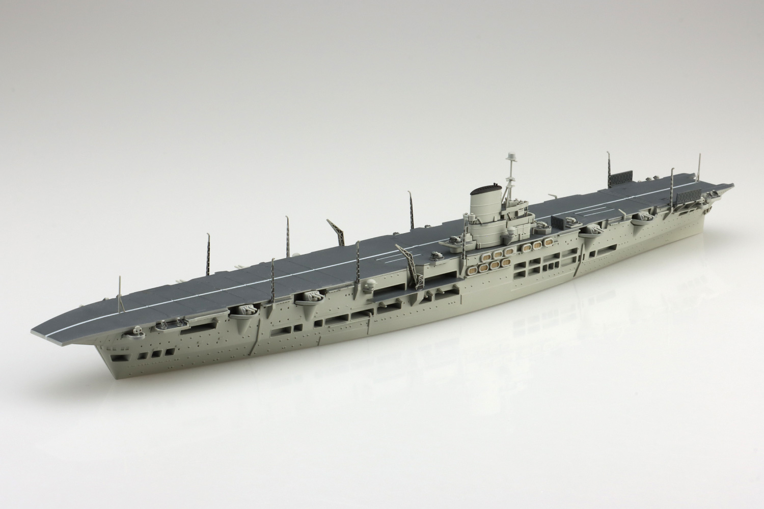 1/700　英国海軍 航空母艦 アークロイヤル
