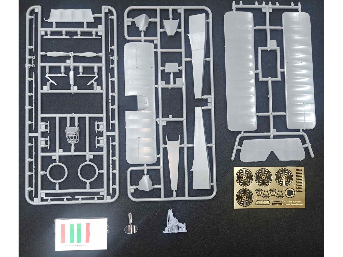 1/32 ペンスティ・カプロニ 三葉スポーツ飛行機