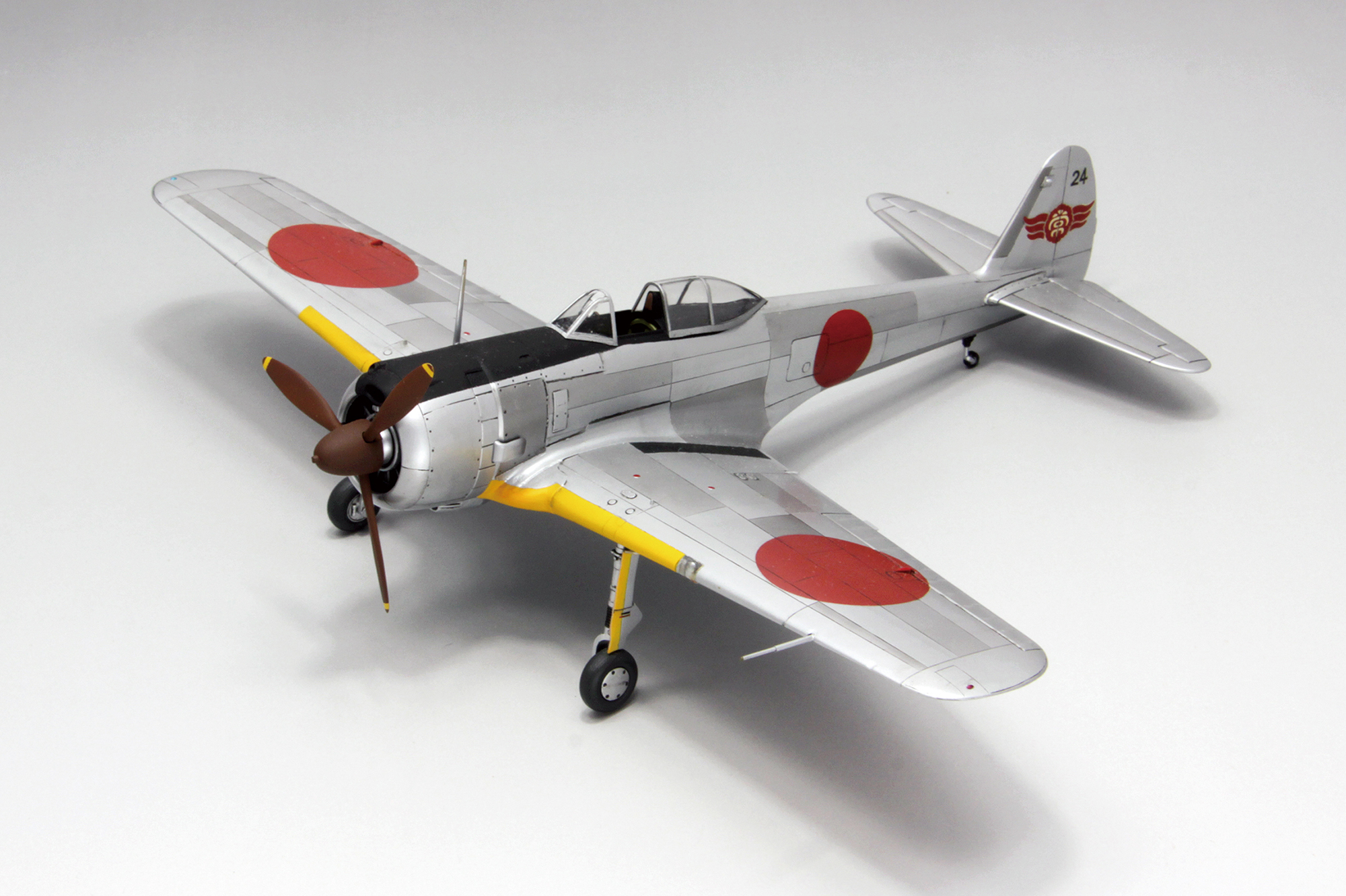 1/48 帝国陸軍 一式戦闘機 隼二型 [前期/後期]