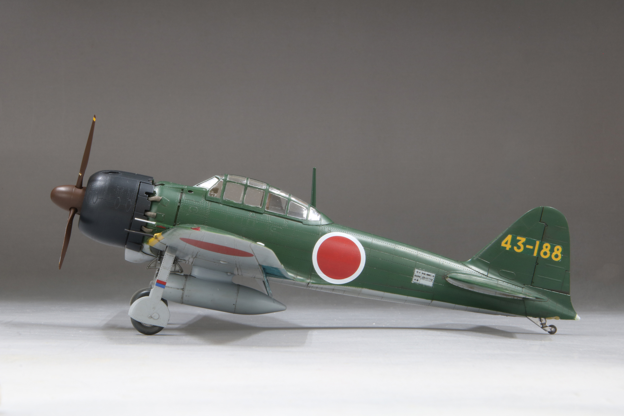 1/48 帝国海軍 零式艦上戦闘機 五二型 甲 （三菱製）