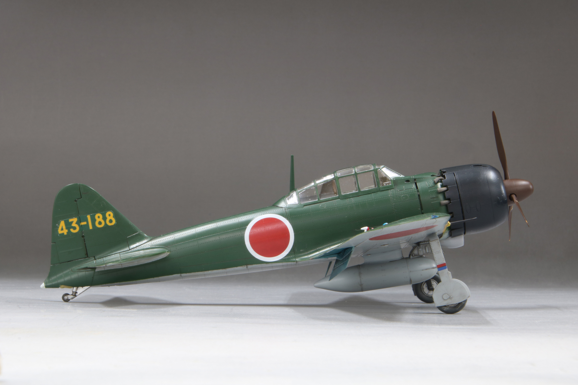 1/48 帝国海軍 零式艦上戦闘機 五二型 甲 （三菱製）