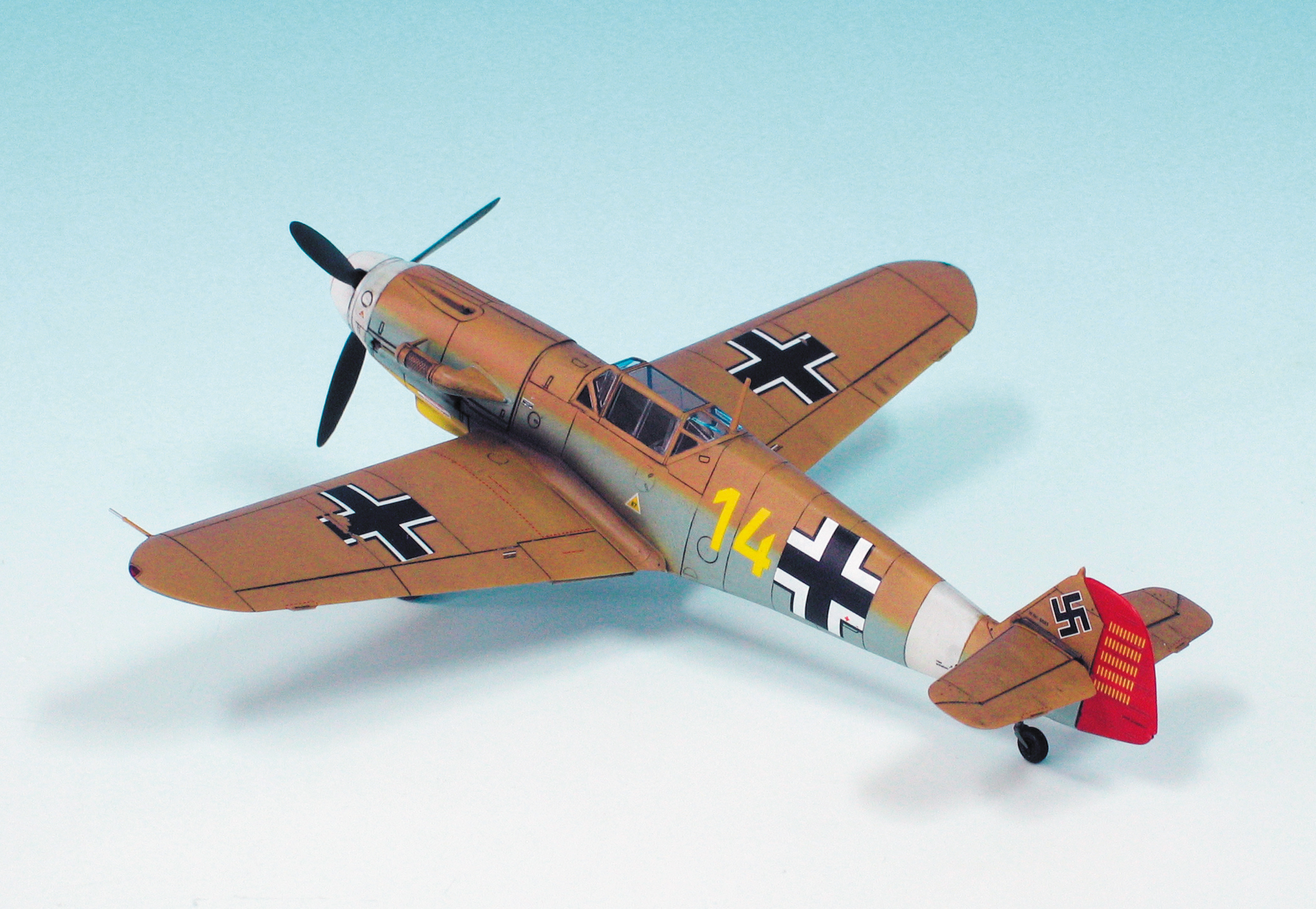 【予約する】　1/72　メッサーシュミット Bf 109 F-4 Trop　「マルセイユ」