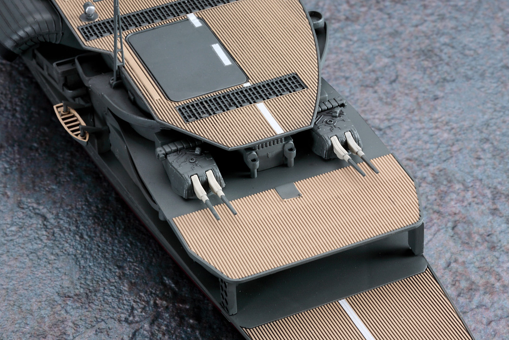 1/700　日本海軍 航空母艦 赤城 “三段甲板” w/艦載機セット（複葉機）