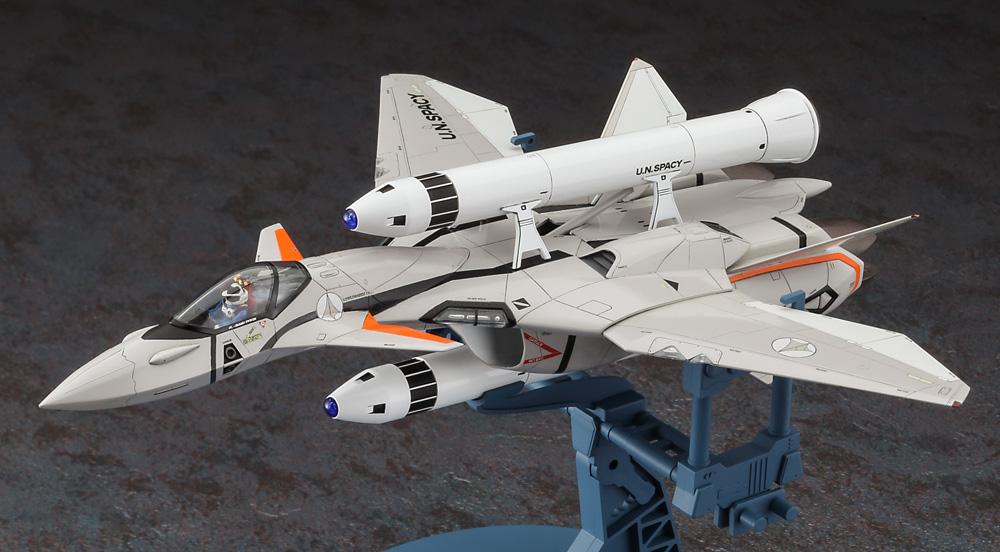 1/72　VF-11B サンダーボルト w/ロケットブースター “マクロスプラス”