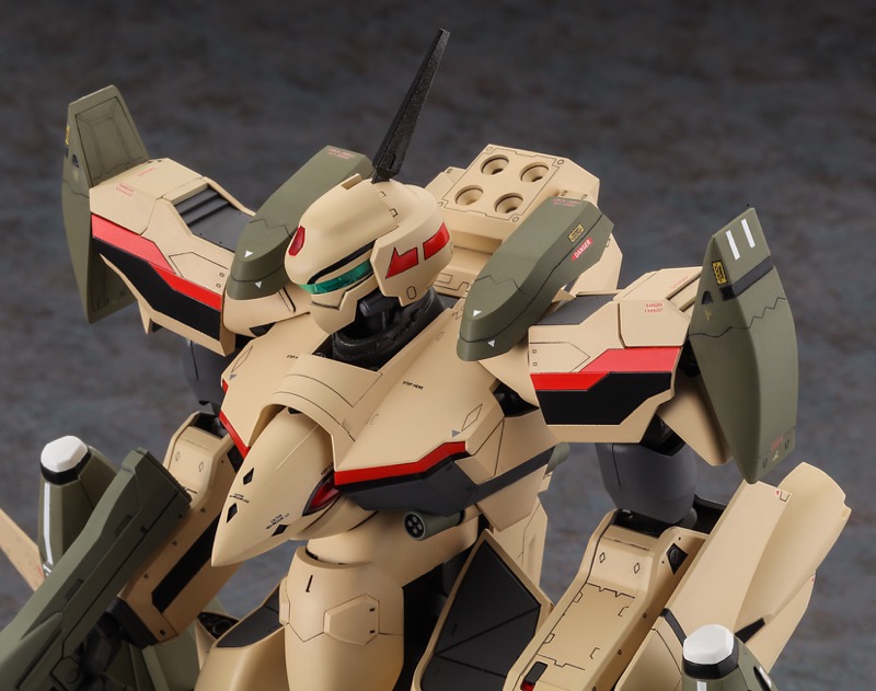 1/72　VF-19EF/A バトロイド イサム・スペシャル “マクロスF”