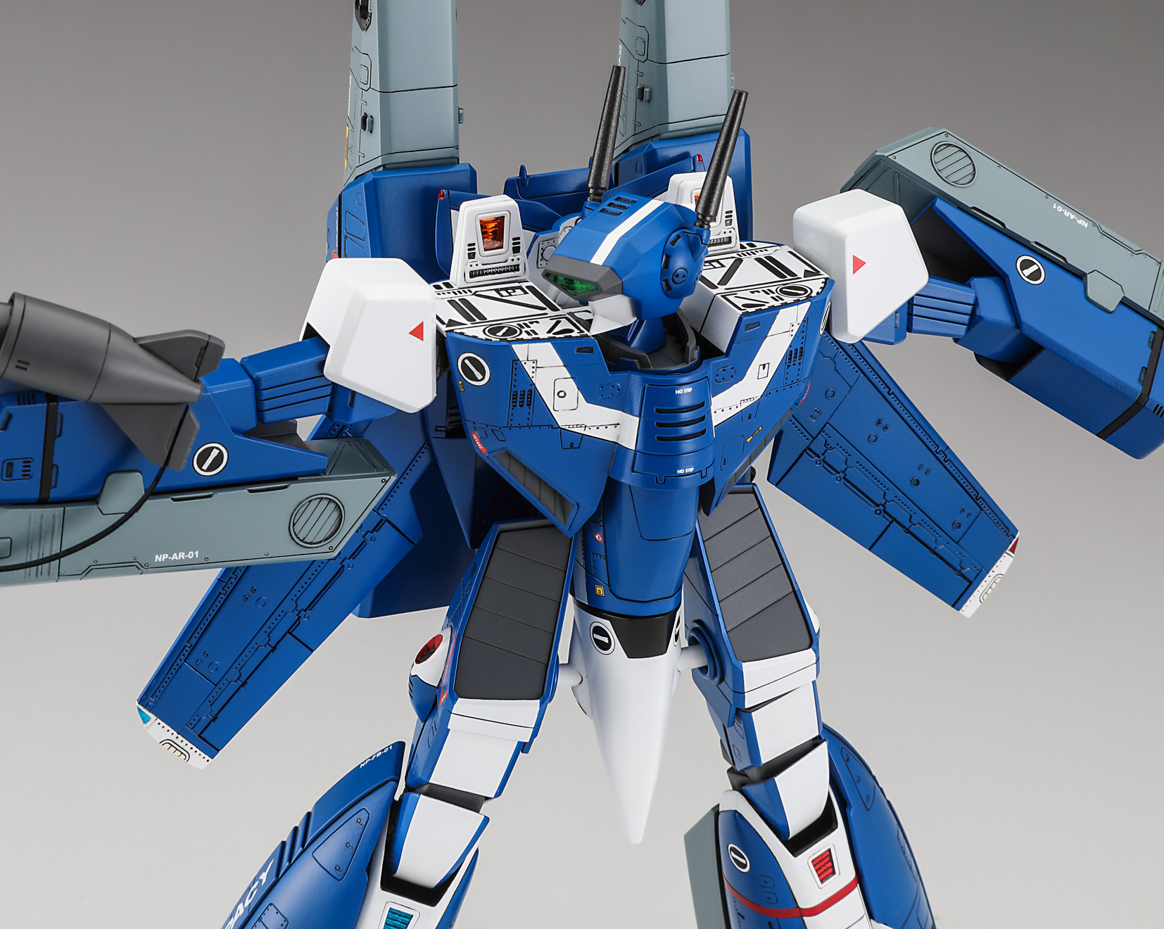【予約する】　1/72　VF-1J スーパー バトロイド バルキリー “マックス”