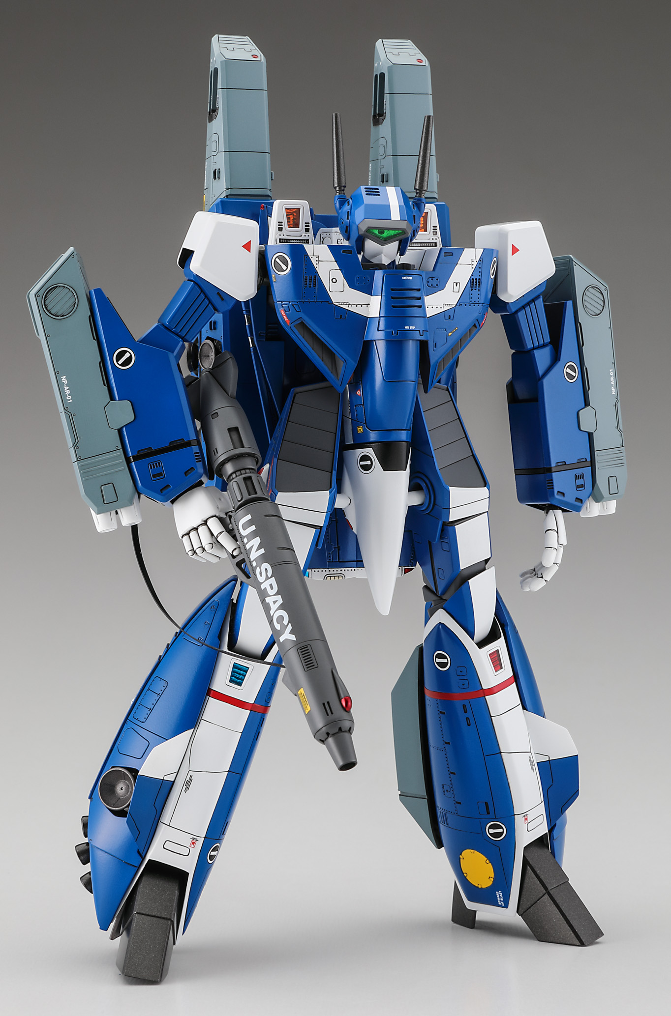 【予約する】　1/72　VF-1J スーパー バトロイド バルキリー “マックス”