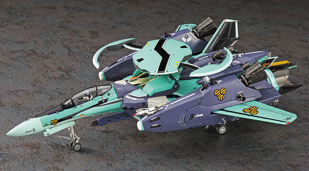 1/72　RVF-25 スーパー メサイア “マクロスF”