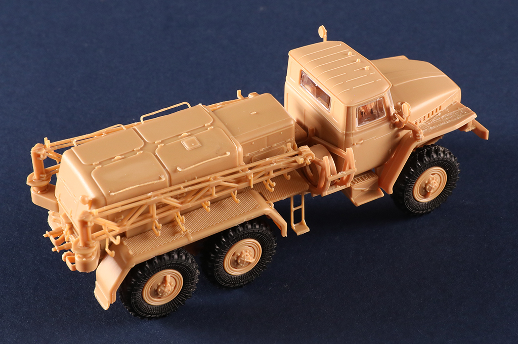 1/72　ロシア URAL-4320 APA-5D 航空電源車