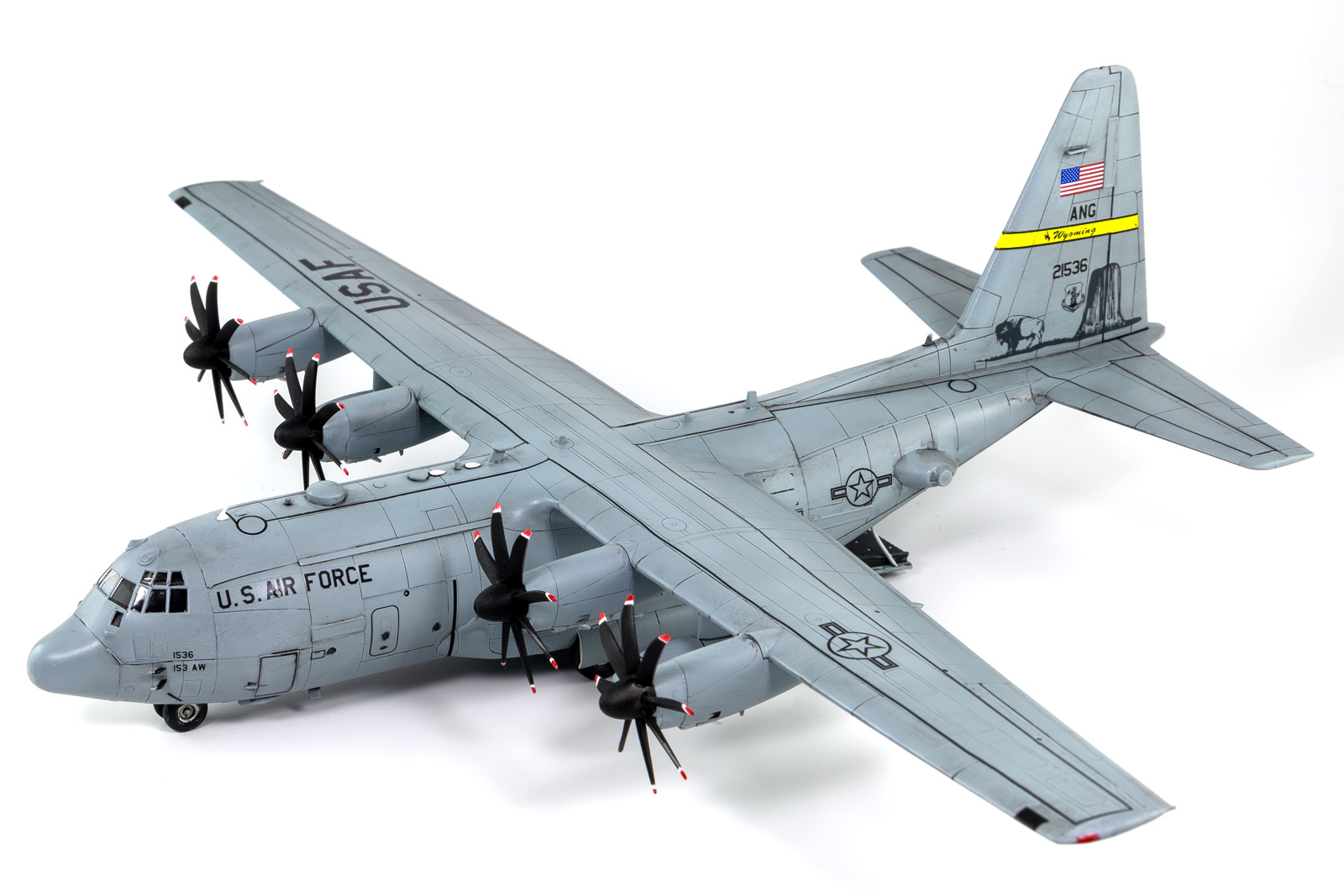 【予約する】　1/144 アメリカ空軍 C-130H輸送機