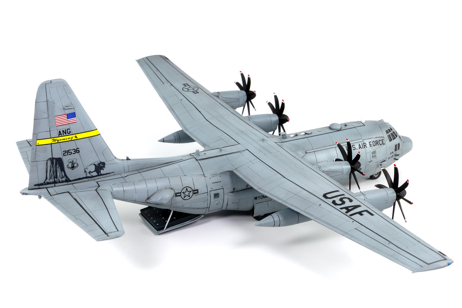 【予約する】　1/144 アメリカ空軍 C-130H輸送機