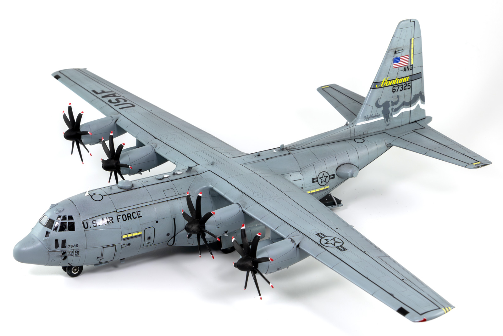 【予約する】　1/144 アメリカ空軍 C-130H輸送機