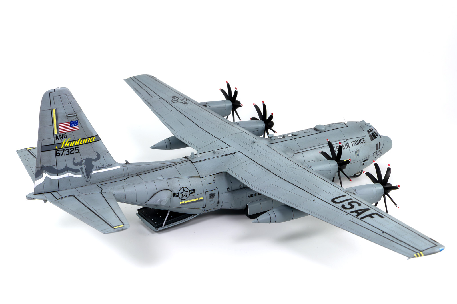 【予約する】　1/144 アメリカ空軍 C-130H輸送機