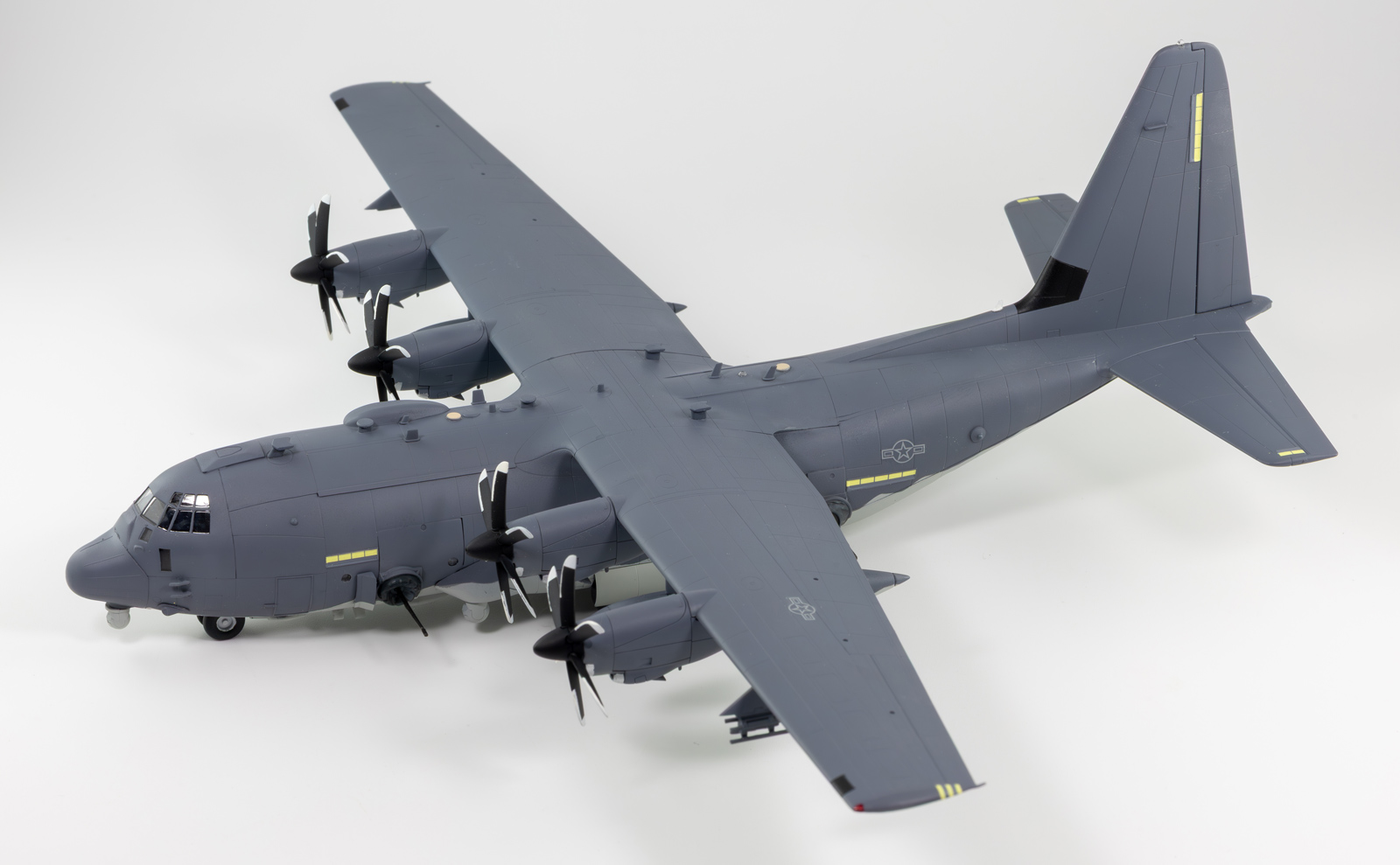 1/144 AC-130J ゴーストライダー ガンシップ