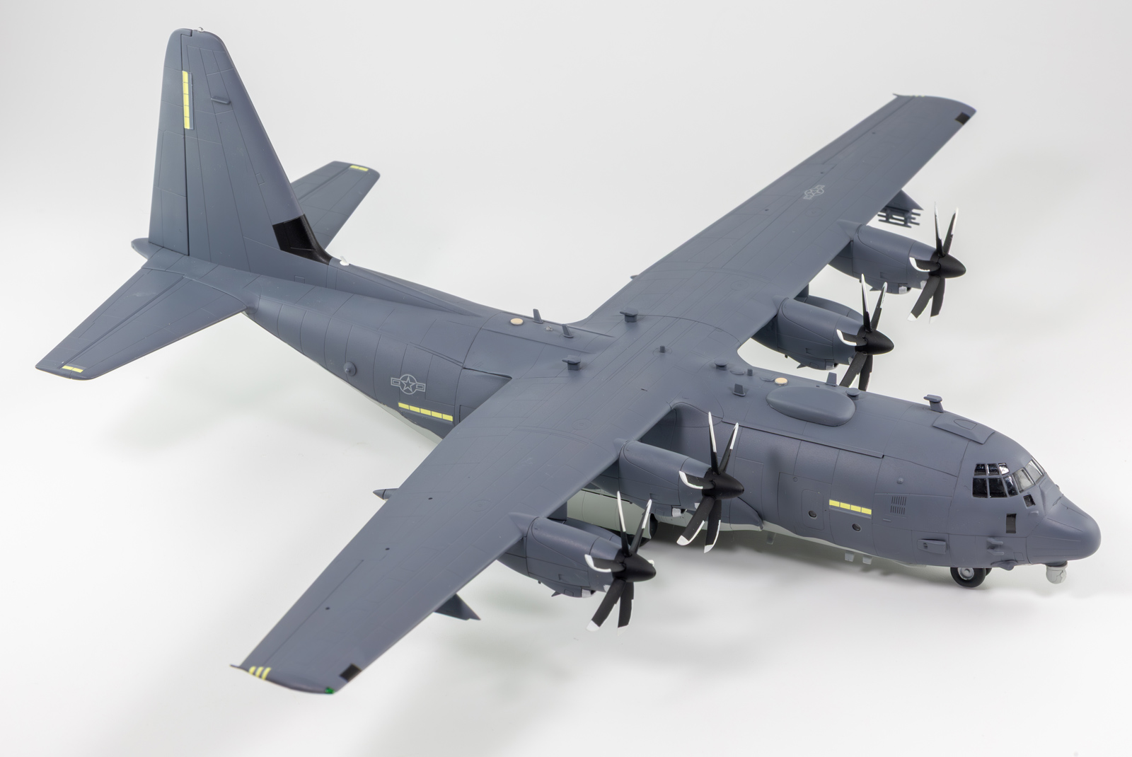 1/144 AC-130J ゴーストライダー ガンシップ