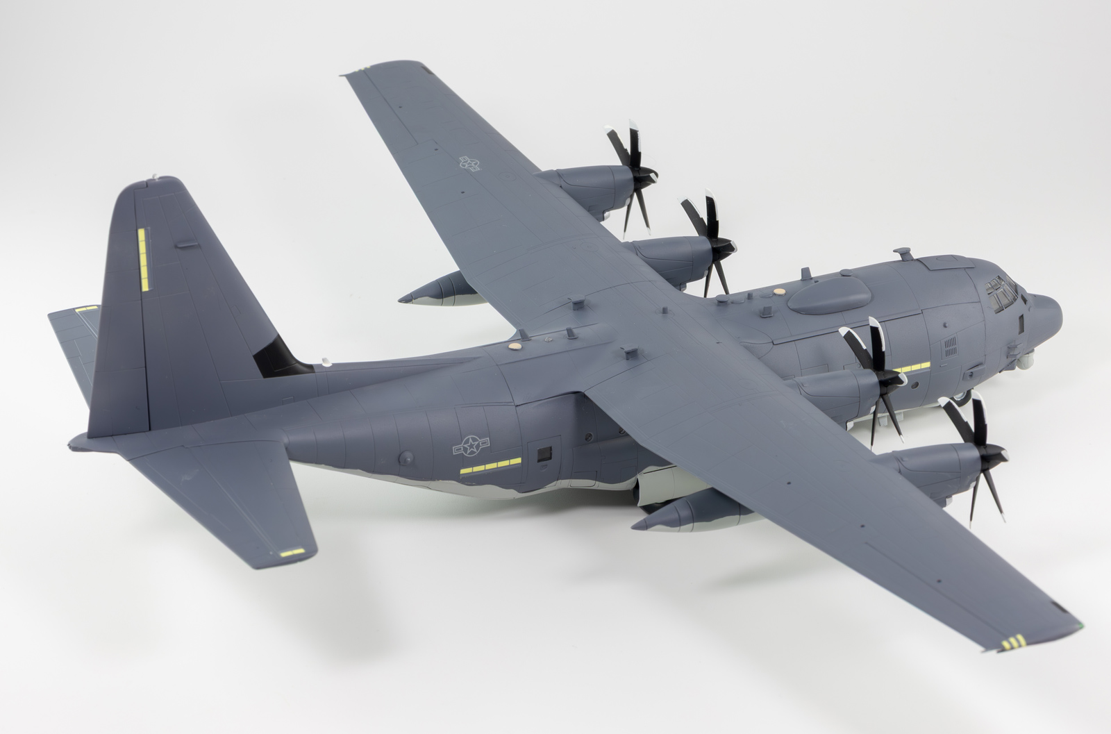 1/144 AC-130J ゴーストライダー ガンシップ