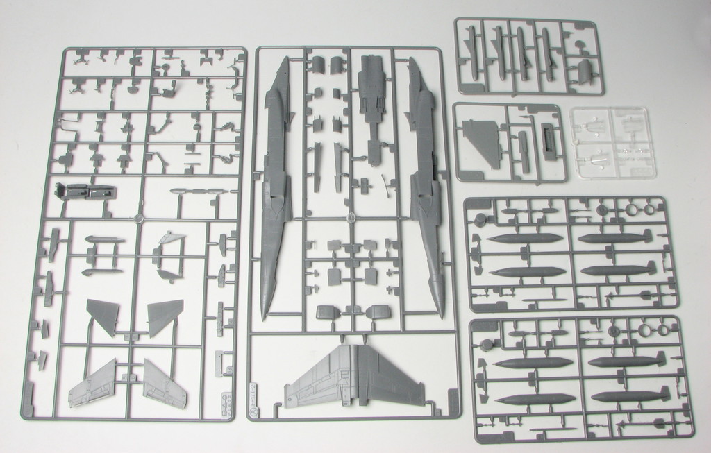 1/72 航空自衛隊 支援戦闘機 F-1 迷彩型紙シート付き