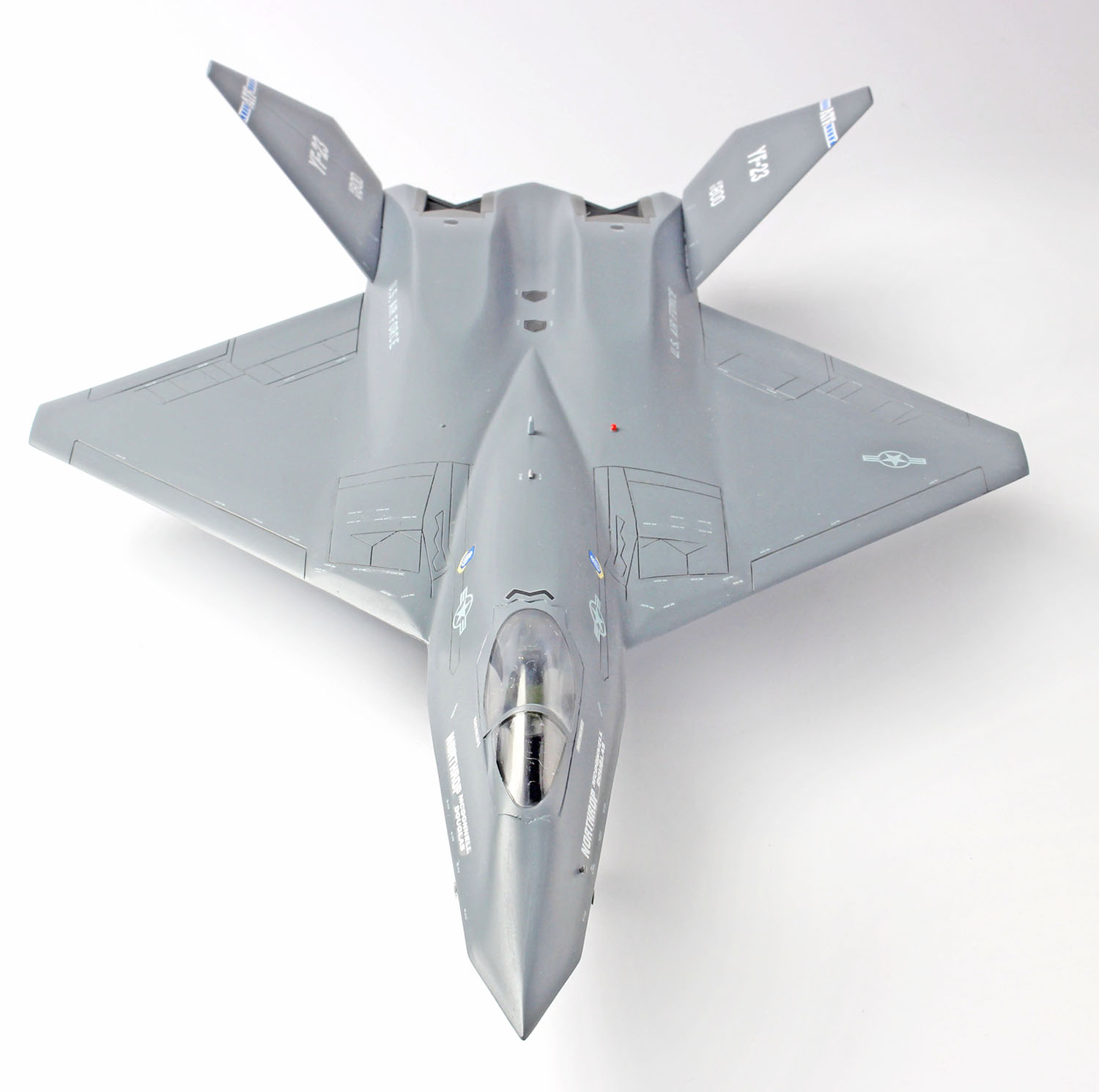 1/72 アメリカ空軍 試作戦闘機 YF-23 - ウインドウを閉じる