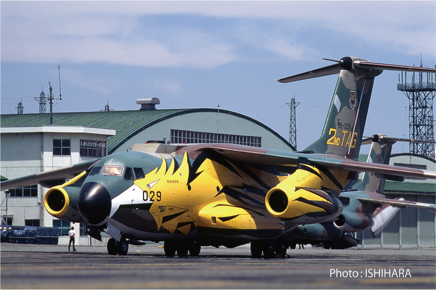 【予約する】　1/144 航空自衛隊 C-1輸送機 第2輸送航空隊 1998 部隊創設40周年記念塗装機