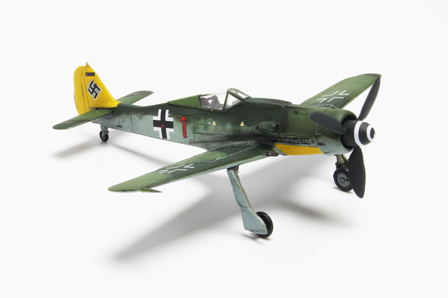 1/144 フォッケウルフ Fw190 D-9 ‘イエローテイル’ (2機セット）