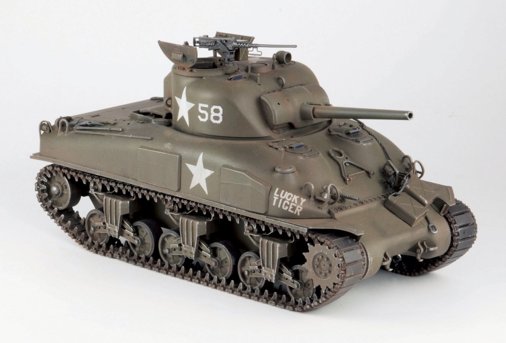 1/35 アメリカ中戦車M4A1 チークアーマー砲塔 ”ラッキータイガー” - ウインドウを閉じる
