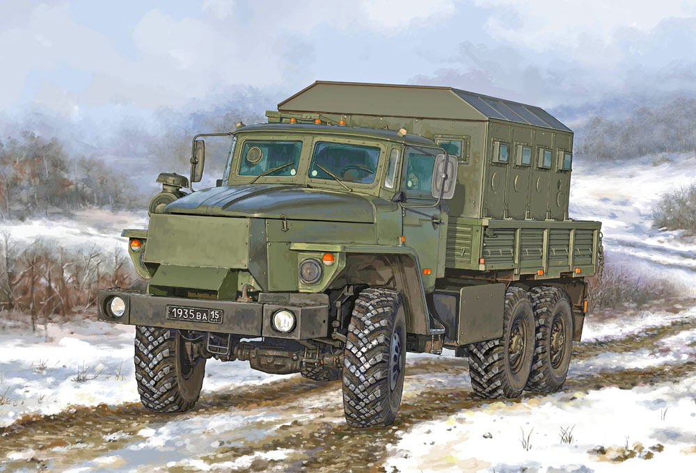 1/35 ロシア連邦軍 ウラル-4320 CHZ 装甲兵員輸送車 - ウインドウを閉じる